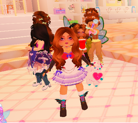 Thats_Toga's tweet photo. Royale High bots are on a other level. They are learning how to shop and dress up. #royalehigh #rhtc 

I am just saying they are annoying. https://t.co/iIcmt53iwM