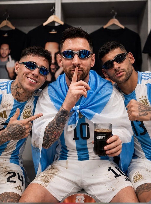 jeeenniferr_'s tweet photo. Ahora entre nosss y con las lagrimas secas. Metieron 3 goles en 15 minutos? LOCURAAAAAAAA https://t.co/bIVjCK2k89