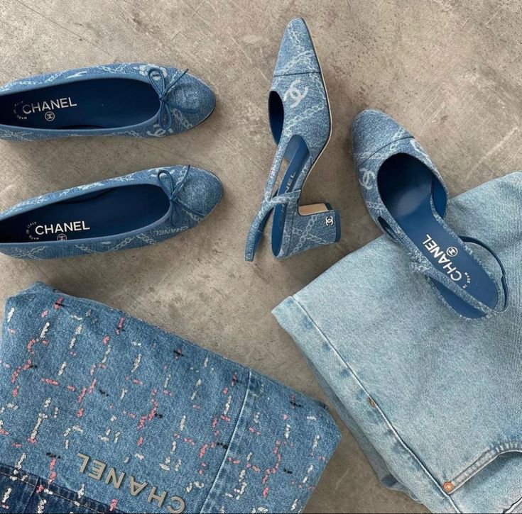 geniuswomanvibe's tweet photo. chanel denim https://t.co/8u1oZSV4Qp