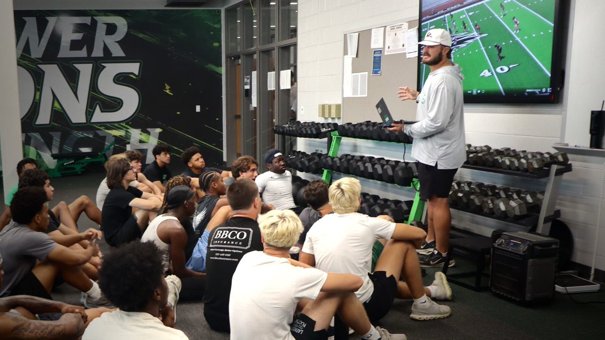 MightyLionFB's tweet photo. Locked in.

Film.
Focus.
Family.

The foundation is being laid.

🦁🖤💚#BeATeam#TogetherWeRise https://t.co/hi7YR1PaVM