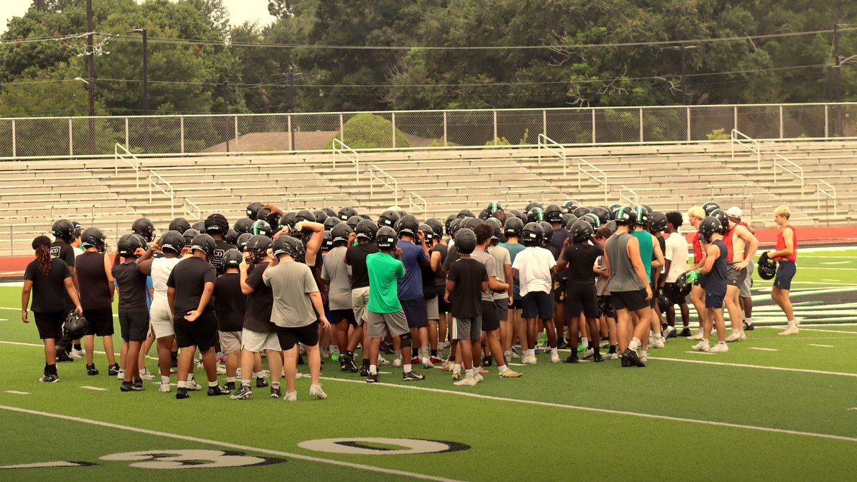 MightyLionFB's tweet photo. Locked in.

Film.
Focus.
Family.

The foundation is being laid.

🦁🖤💚#BeATeam#TogetherWeRise https://t.co/hi7YR1PaVM