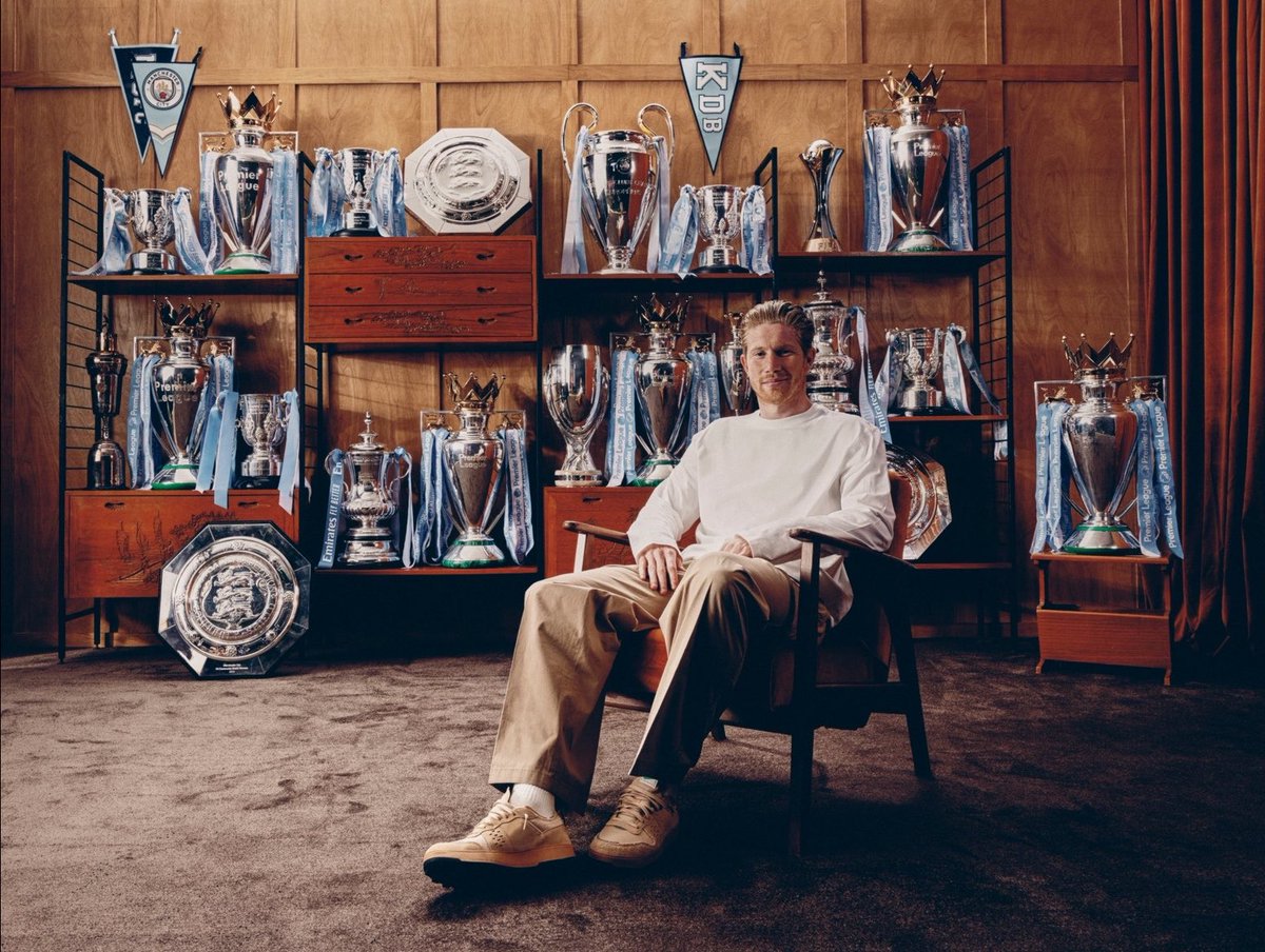 feigenation's tweet photo. show me your club legends https://t.co/ZmnjPjinQ0