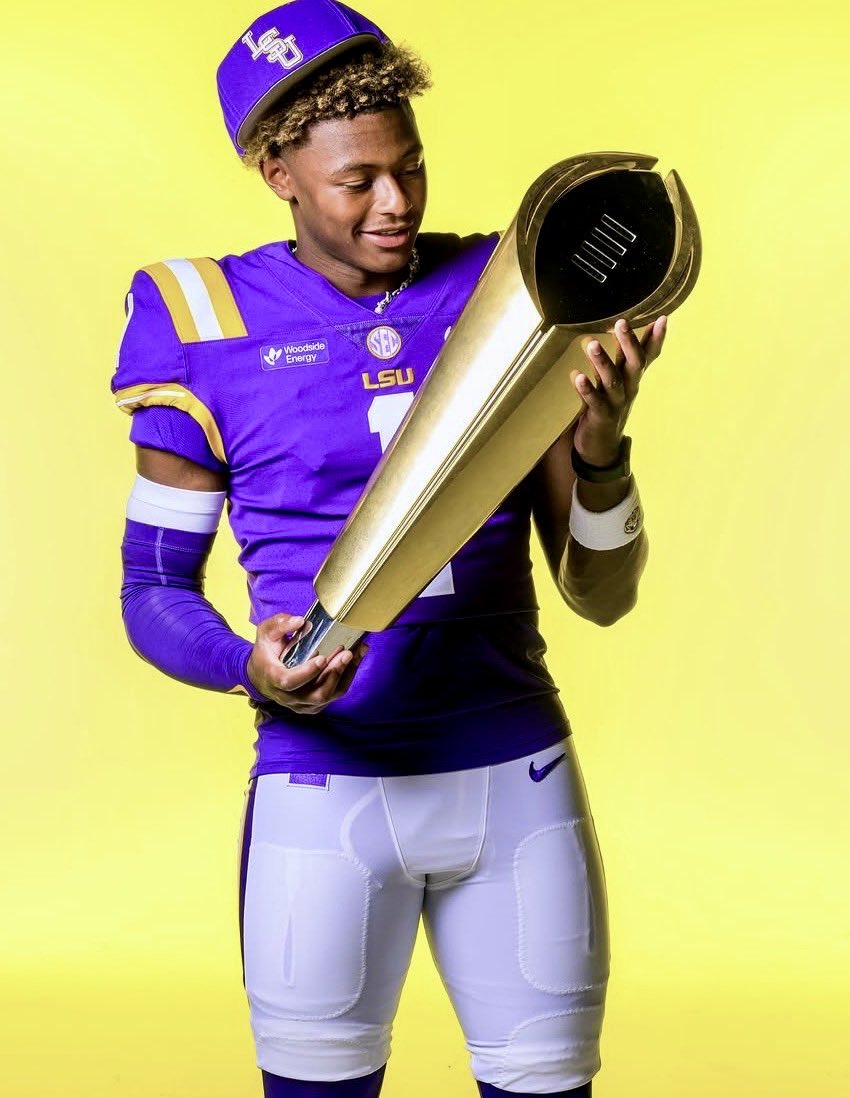 MikeDetillier's tweet photo. SportsTalk
@WWLAMFM 
@MikeDetillier
@Jeff_Nowak
@CharlieLong1698 

4:25PM @stanverrett 
Saints, NFL
World Cup

5:10PM @JenHale504 
@NFLonFOX 

5:40PM @ChachereGrant 
@TigerBaitLSU 
LSU 🏈

@WWLAMFM https://t.co/oaCSZjrJXp
