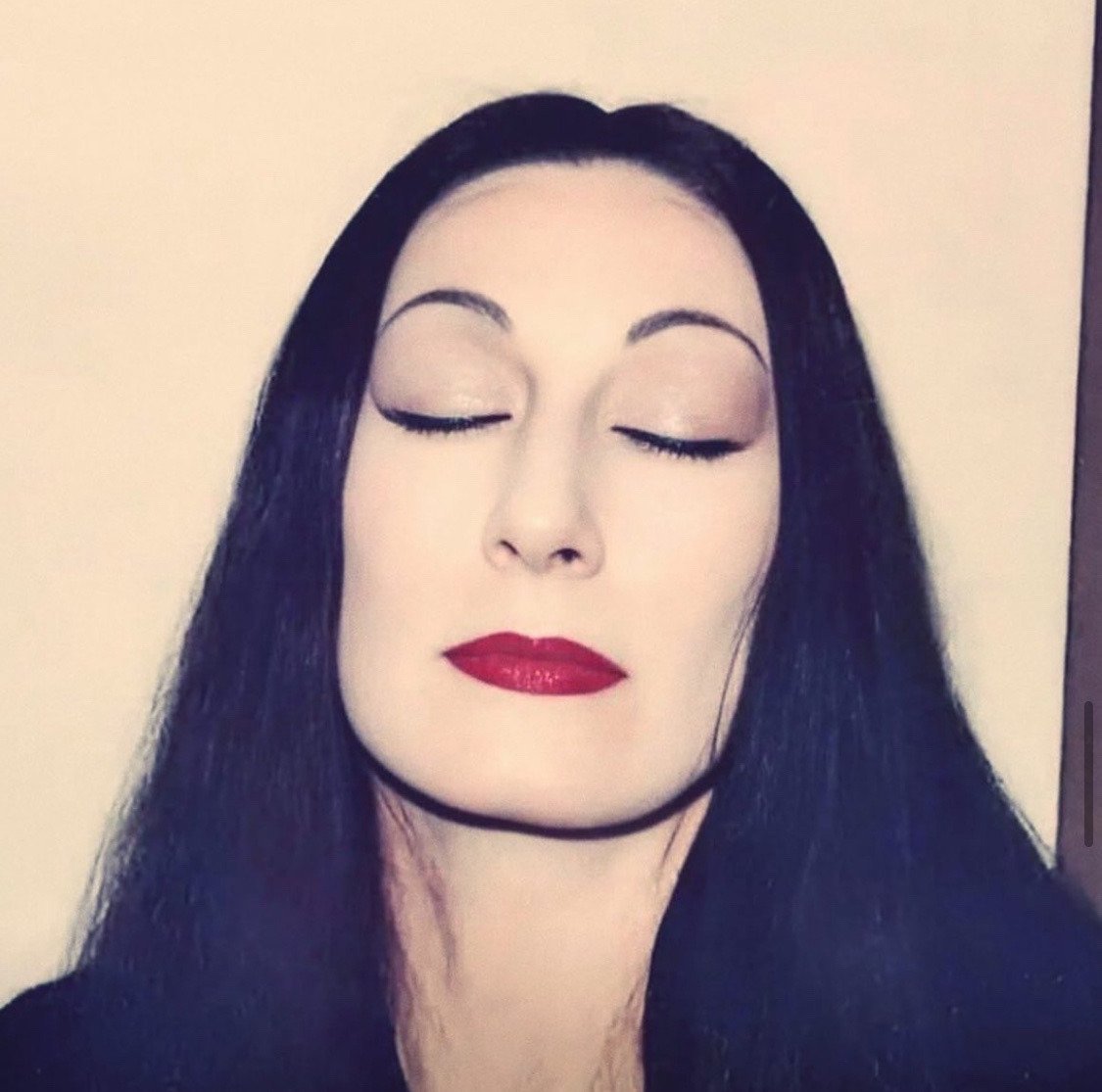 TheCinesthetic's tweet photo. Happy 75th Birthday to Anjelica Huston! https://t.co/gY37MSPTW7