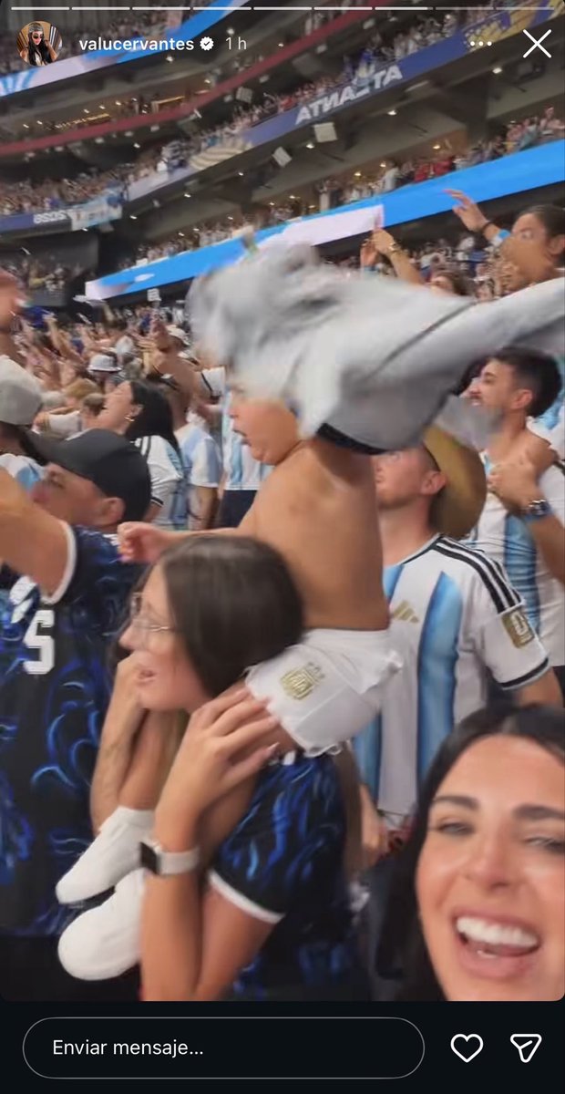 finduatclub's tweet photo. EL BEBE GORDO YA ES JN BARRA BRAVA 😭😭 https://t.co/cDw8CYp6xg