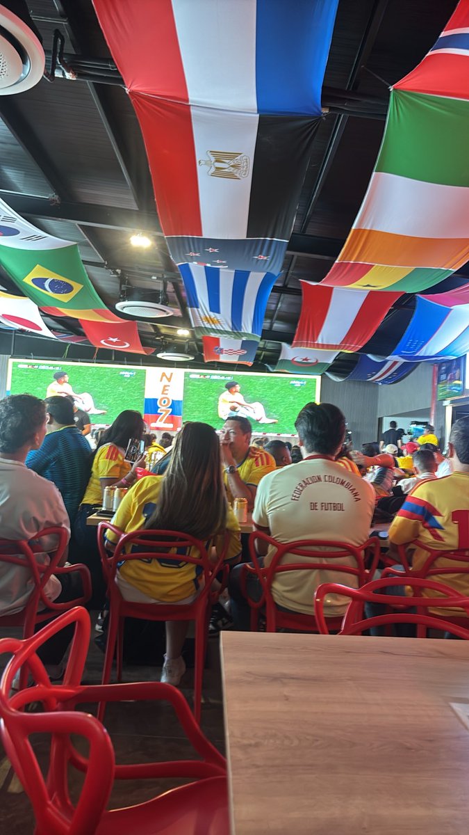 R_L_HB's tweet photo. @mrnvllb Deja me termino el partido https://t.co/bBlrTTrhe9