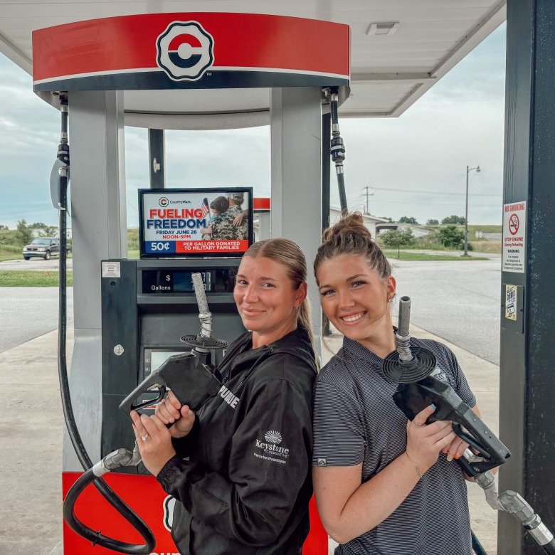 KeystoneCoop's tweet photo. June 26th several of our energy stations and employees participated in CountryMark's Fueling Freedom event!
The event raised $60,343 for local military families and sold over 87,600 gallons of fuel. Many thanks to all who came and fueled up!⛽️🇺🇸 https://t.co/Pv7axAcsOu