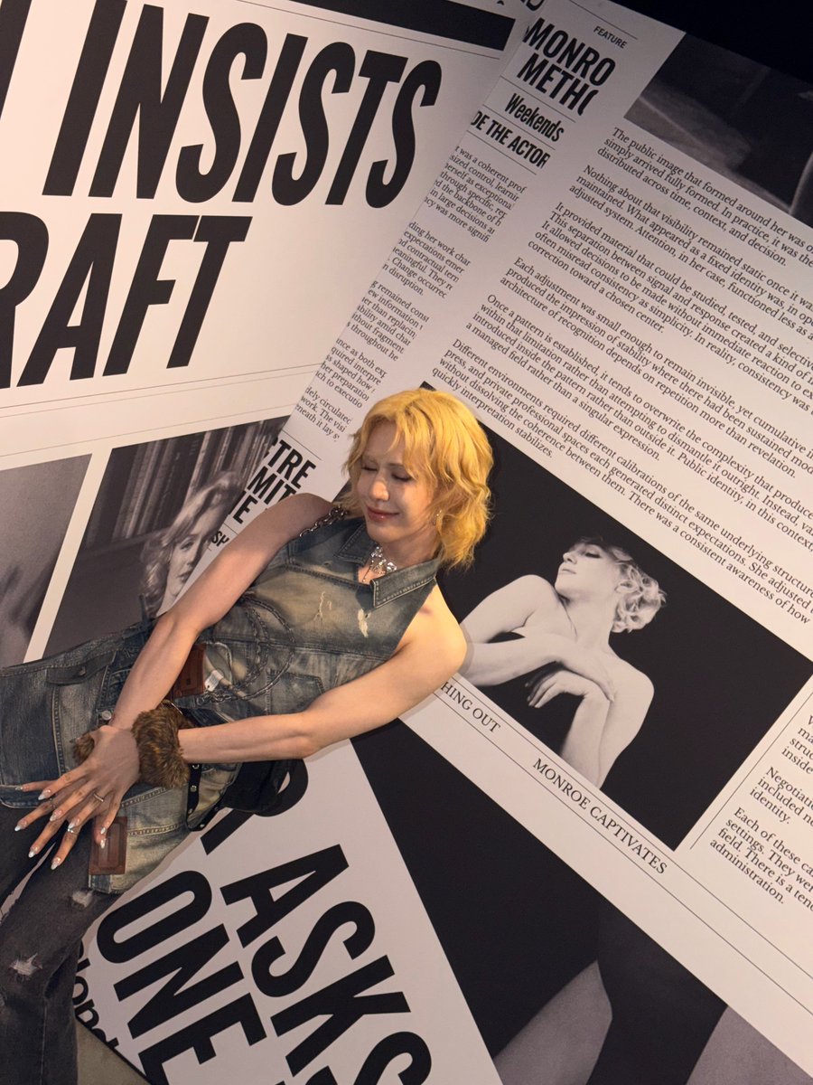 xlovarchive's tweet photo. 🐰 wumuti on 🫧 (070726) 05h10 kst

Hiiiii
*NY photo dump at a Marilyn Monroe exhibition* https://t.co/JNo9gf2FPk