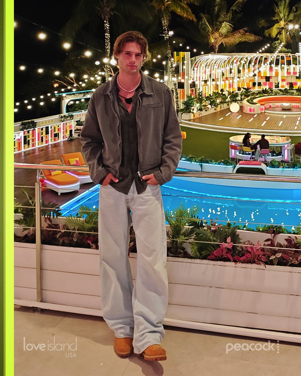 BryceCrave's tweet photo. Bryce in recent photo #loveIslandusa https://t.co/Py2qSadu4C