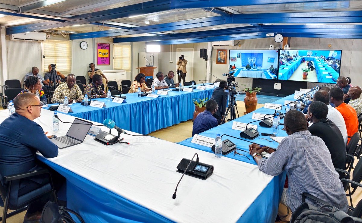 UN_CAR's tweet photo. Une semaine après l’attaque d’#AmDafock, le Lt-Col Judes Ngaruko, Préfet de la Vakaga, et Amadou Moctar Diallo, chef de bureau de la MINUSCA à Birao, ont tenu une #ConfPress conjointe en direct de Birao sur la situation à Am-Dafock

À LIRE: https://t.co/omXdF7rw2P

#InvestInPeace https://t.co/ZGigKAcOnH