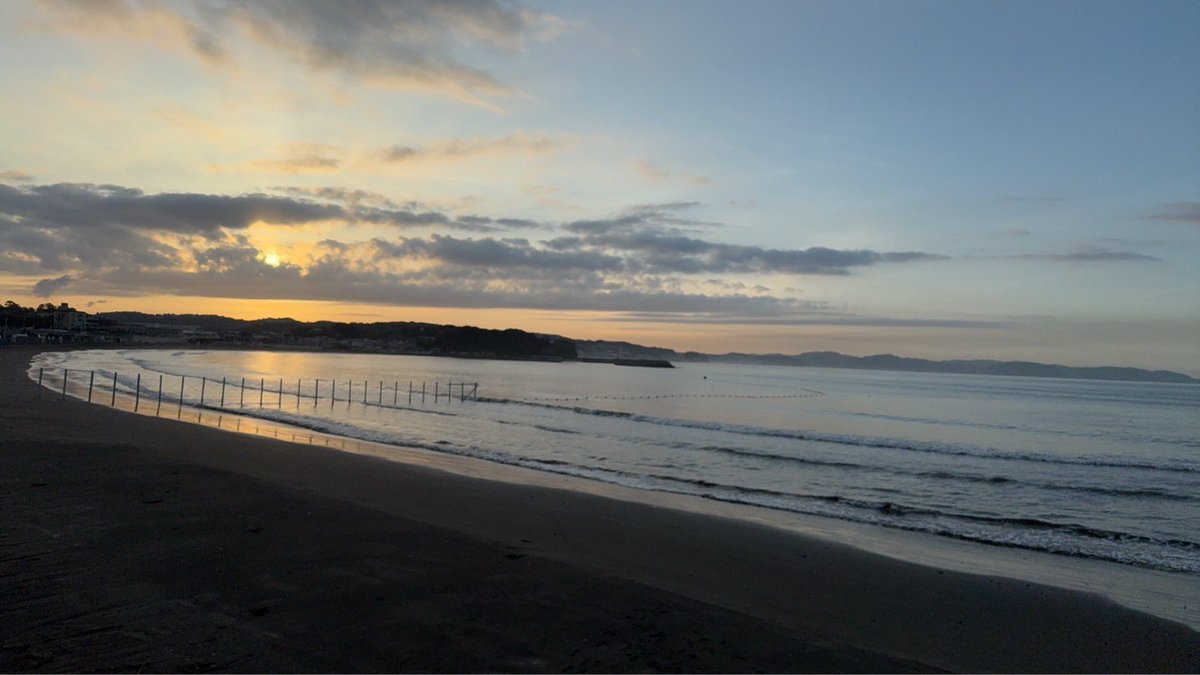 KAILOA_SURF's tweet photo. 久々晴れてサイズアップ
波は胸くらいあります。
今日は最高出そう🌊

体験サーフィンスクール予約受付中
https://t.co/D1NZ9H7aDb

#湘南 #江ノ島 #サーフィン #サーフィンスクール https://t.co/QEzVFa0THi