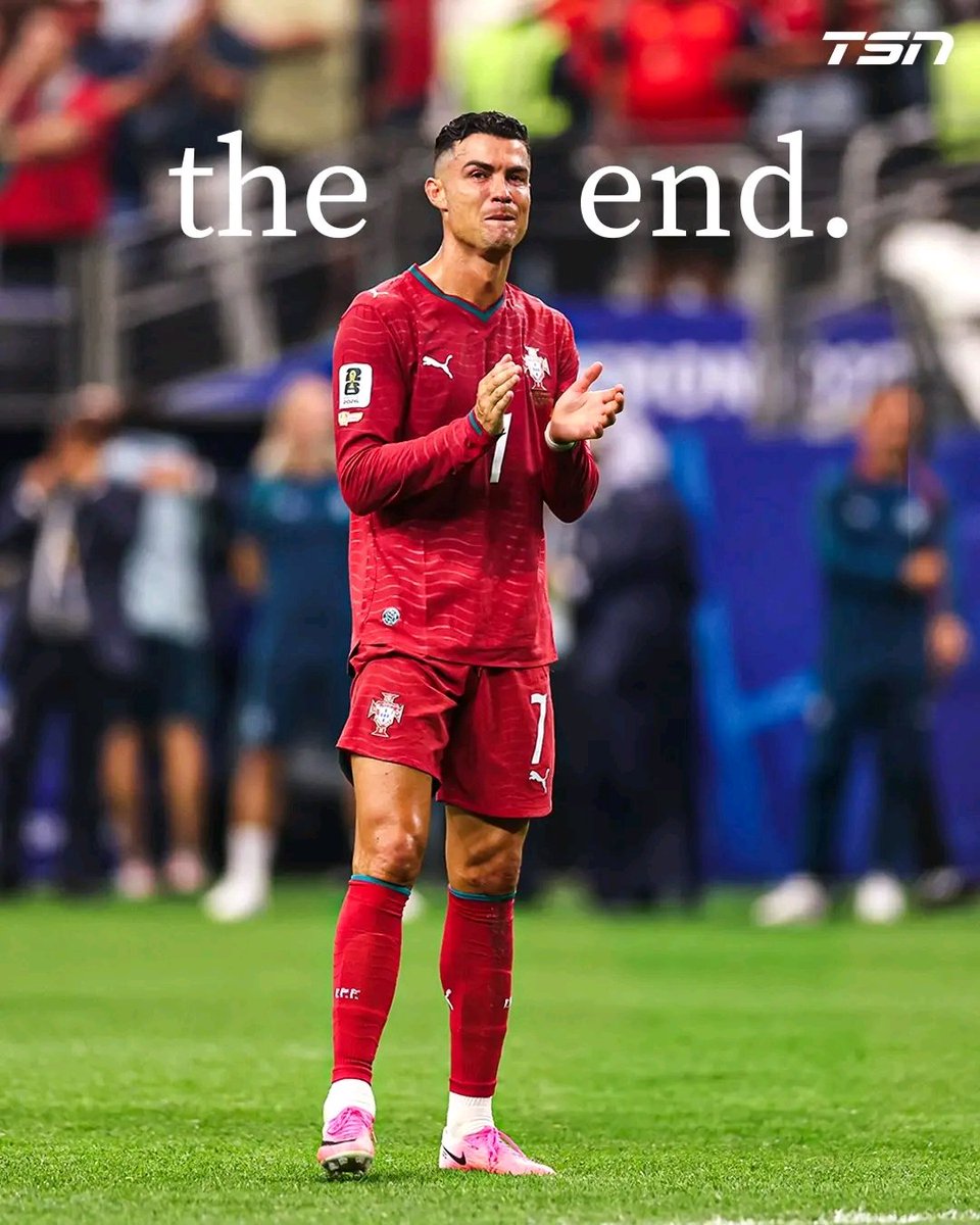 LucykensD's tweet photo. CR7 est meilleur que Messi, même sans Coupe du Monde. Mettez un like si vous pensez que je dois aller direct dans un centre psychiatrique. https://t.co/kVMMjsBG3S