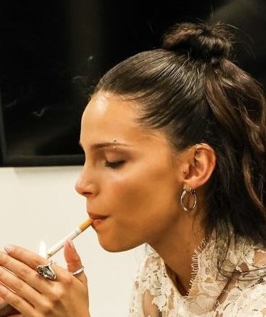 PN92536's tweet photo. i thoroughly enjoy Inde's cigarrette photos https://t.co/FKcjTdtCQi