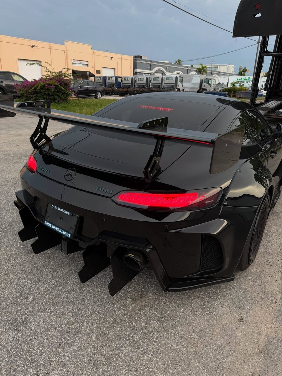 ZyroCar's tweet photo. Mercedes-AMG GT Black Series https://t.co/fqtk8Vlnzq