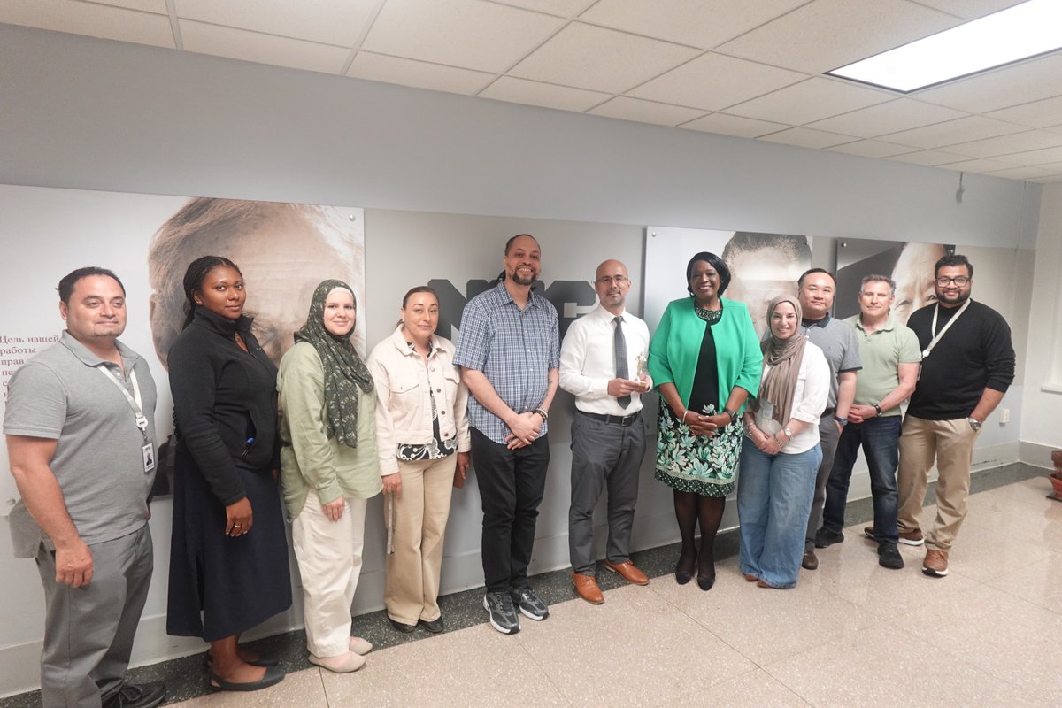 NYCAging's tweet photo. In government, behind-the-scenes work is vital. Our colleagues at NYC MONS recently recognized NYC Aging’s ACCO Erkan Solak for his deep commitment to a fast, effective procurement process. Please join us in congratulating Erkan for this incredibly important recognition! 🎉 https://t.co/kTsHElMcEF