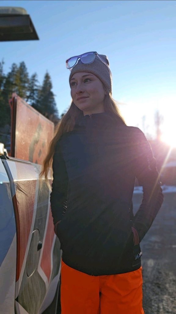ChristyJHanger's tweet photo. Being a woman in construction isn’t always easy every day brings new challenges ❤️‍🔥 https://t.co/zBPML14KvY