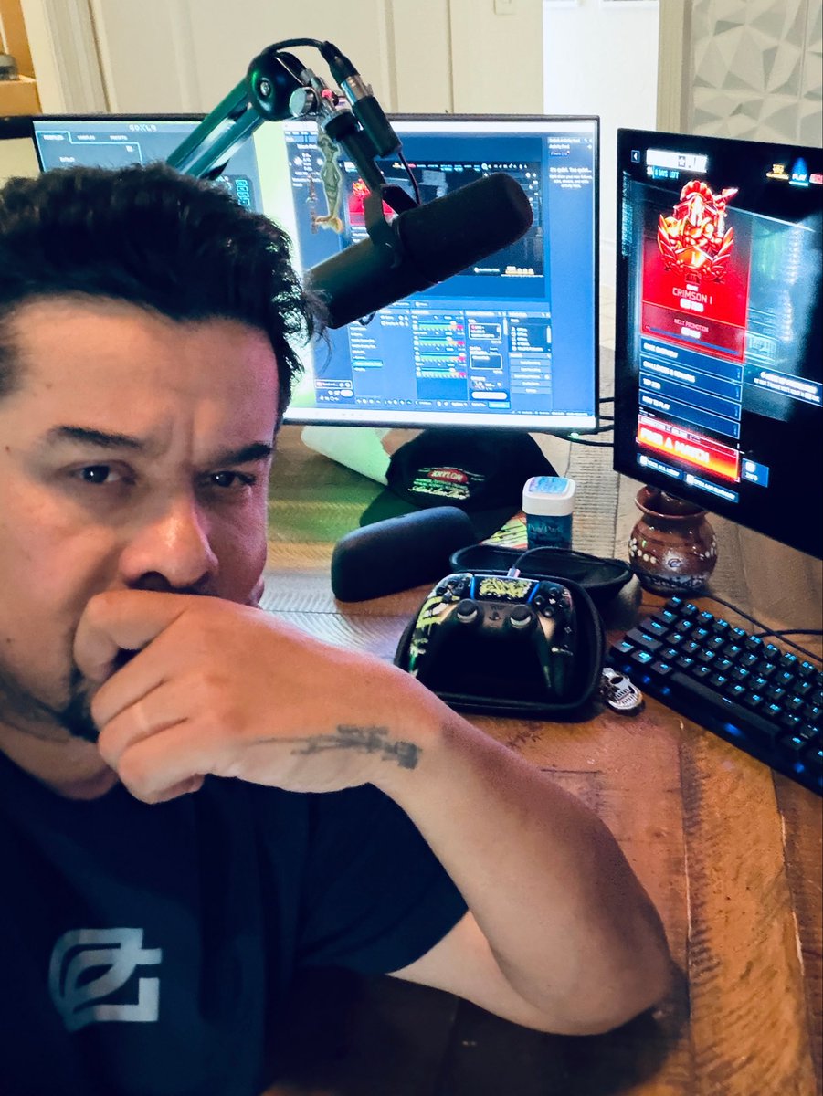H3CZ's tweet photo. I wasn’t born with that birthmark on my left hand for no reason. https://t.co/f5p5VP6cJj