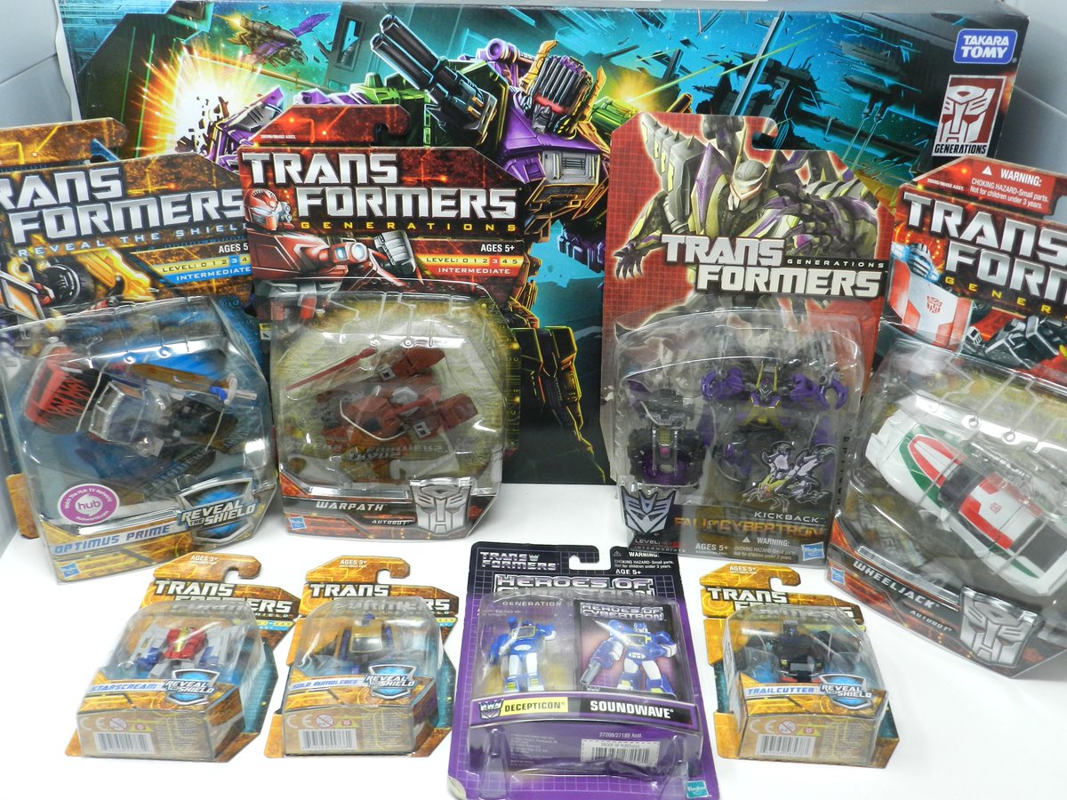 ChromeTyranno's tweet photo. Downsizing the collection a bit so I've got some stuff I'm looking to sell. 

US buyers only.  Just DM me if you're interested in anything and we can work out pricing from there. 

Can also do a pickup option for anyone attending Botcon this weekend. https://t.co/BrcqI7kXym
