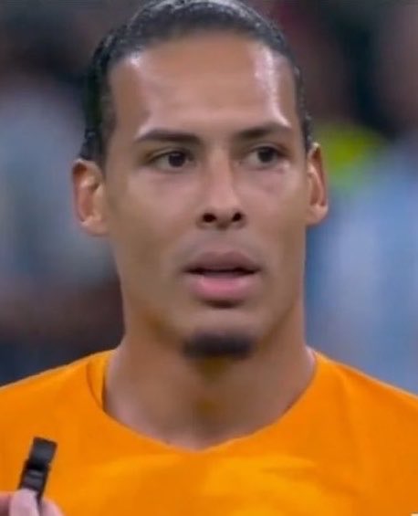 yassronaldo's tweet photo. Van Dijk en 2022 y Salah en 2026.

Ese momento en el que Argentina te roba y solo te queda reírte porque no puedes hacer nada para evitarlo. 💀 https://t.co/v3xRlsksdn