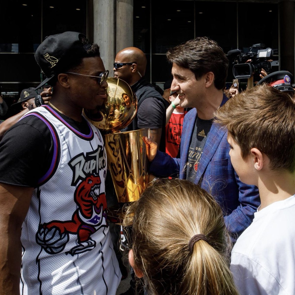 JustinTrudeau's tweet photo. Welcome home. 🇨🇦 #WeTheNorth https://t.co/coArf10wQZ