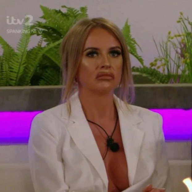l0ttiehall's tweet photo. Might be a controversial opinion but Casa Amor is actually pointless at this point, the boys always entertain other girls, kiss them, sleep in bed with them, even recouple with someone else… and the girls take them back. Every. Single. Year. #loveisland https://t.co/LUFCs052NI