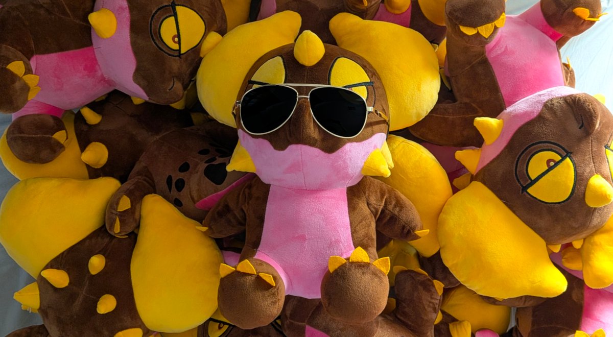 RoroBoros's tweet photo. We are the Elias-lings..... Feed us....

All Elias plushie orders are being processed! Im currently doing my best to ship them out soon! 
(If you didn't get one, there will be another chance in the future!)