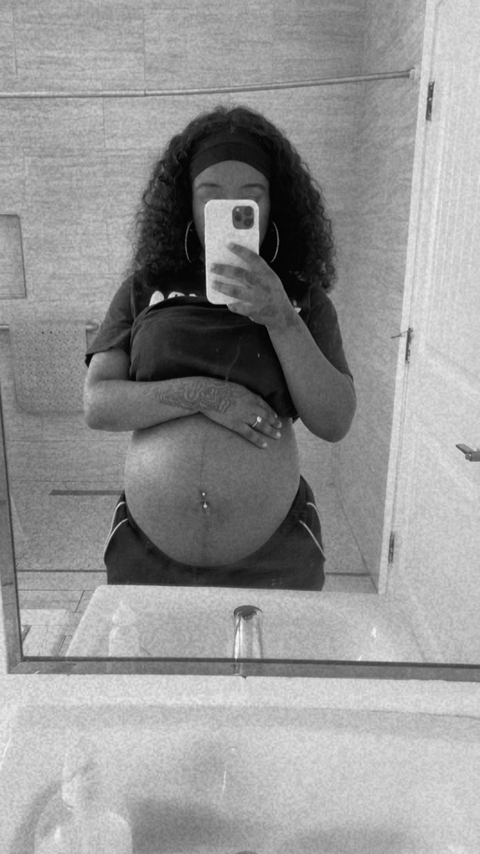 firegoddesss's tweet photo. 🤰🏾 33 weeks 💙 https://t.co/bMWeJyrCZs