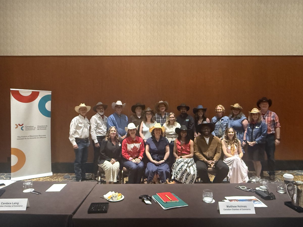 CdnChamberofCom's tweet photo. This year's Mixer capped off a busy few days in #Calgary, following an in-person meeting of our Western Executive Council as well as a VIP dinner featuring a fireside chat between our CEO Candace Laing and Alberta's former Senior Representative to the U.S., @JamesRajotte. https://t.co/mb414zRjoY