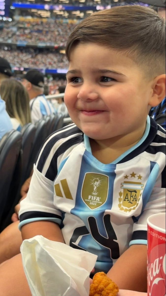 Felicitas73_'s tweet photo. Todos somos el bebé gordo Fernández. https://t.co/fk9nZW30TC