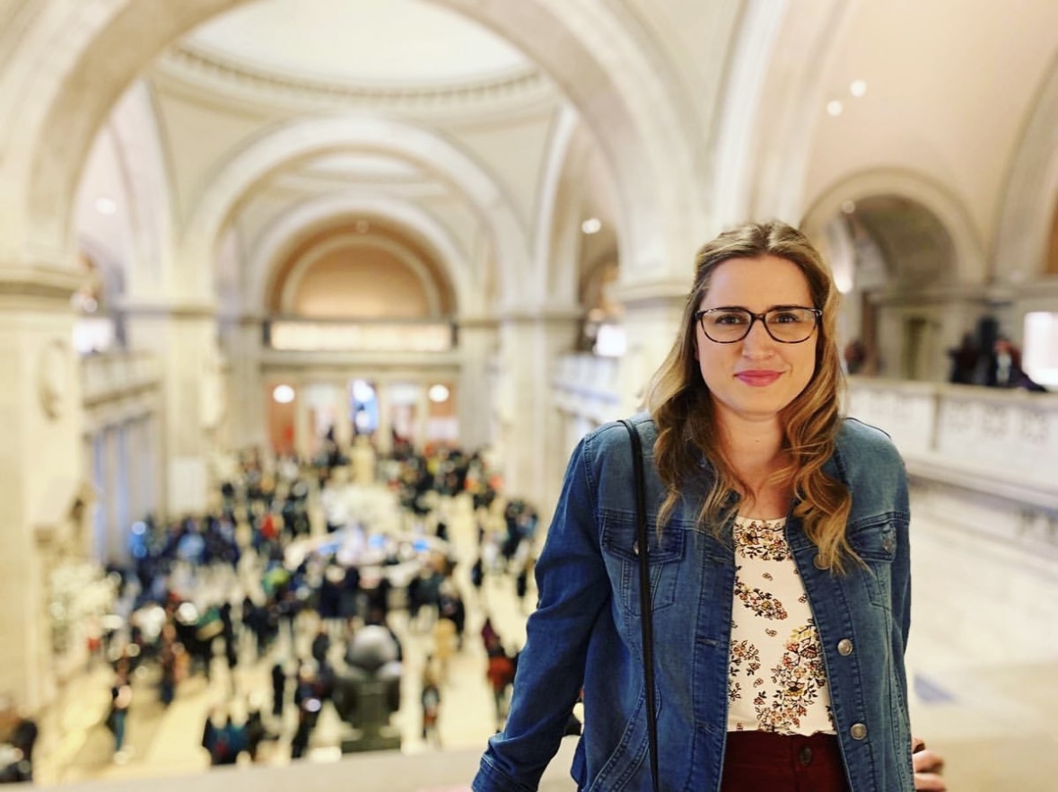 UCSDsurgery's tweet photo. “Music allowed me to get out of the small world of Henderson and become exposed to new passions.” — Sara Grossi, MD 🎻
#UCSDSurgery #HumansofSurgery #surgery
https://t.co/VhL5D0kBgB https://t.co/NsjmYcxzMC