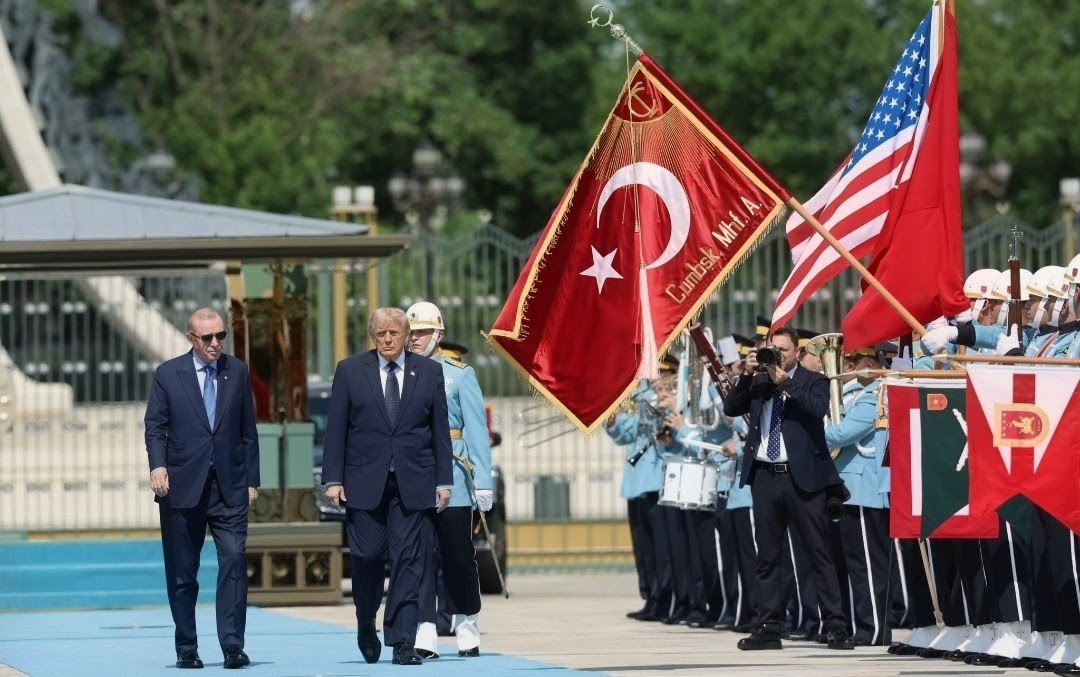 hasandoganfan's tweet photo. Cumhurbaşkanımız Sayın Recep Tayyip Erdoğan Cumhurbaşkanlığı Külliyesinde Amerika Birleşik Devleti Başkanı Donald John Trump'ı Resmi Karşılama Töreni ile Karşıladı.
#NatoSummit 
@RTErdogan 🇹🇷
@realDonaldTrump 🇺🇲 
@hasandogan https://t.co/DSK3LIA8dw