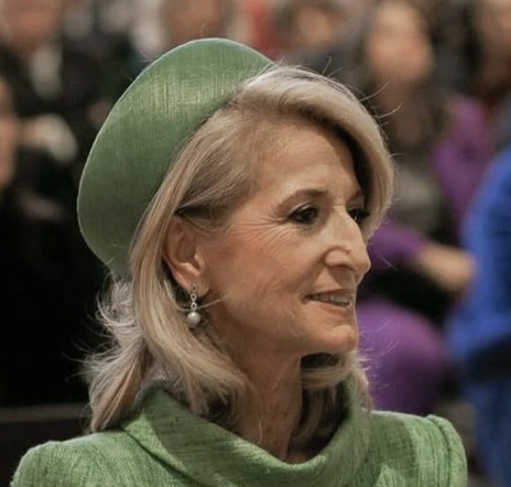 Monicaacentuado's tweet photo. Tocados para #Madrinas parte 3. El casquete cubre la parte superior de la cabeza. Es muy british, ideal para looks vintage.
Foto 1 y 3- Alium Alta Sombrerería
Foto 4 - Casquete delantero Mimoki https://t.co/UZKl2ztiKr
