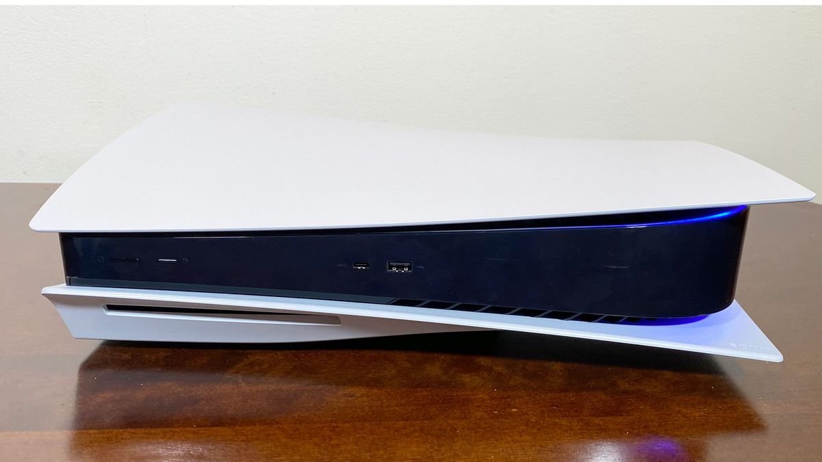 usgraphics's tweet photo. Side note, PS5 design is such a massive eye-sore in terms of industrial design. It would get rejected on Temu for being too cheap looking. Of course it has accent LED mood lighting like BMW (derogatory). https://t.co/w4TrqE5Yuz