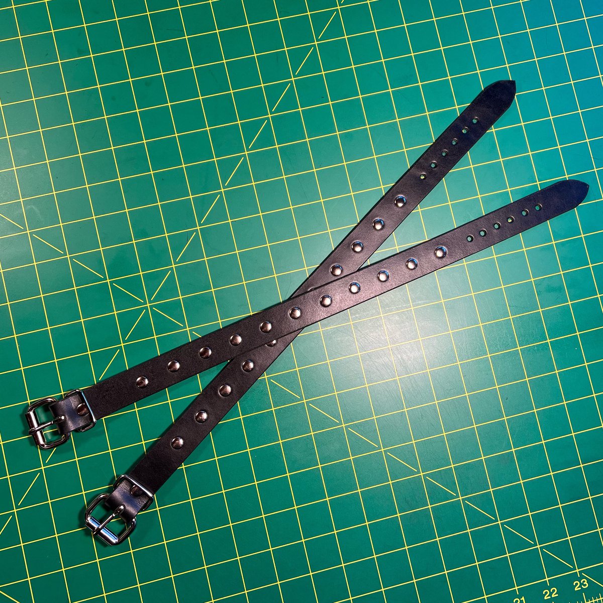 riverqueer's tweet photo. A pair of studded bicep cuffs, fit 15"-16" https://t.co/fEkF7TC37N