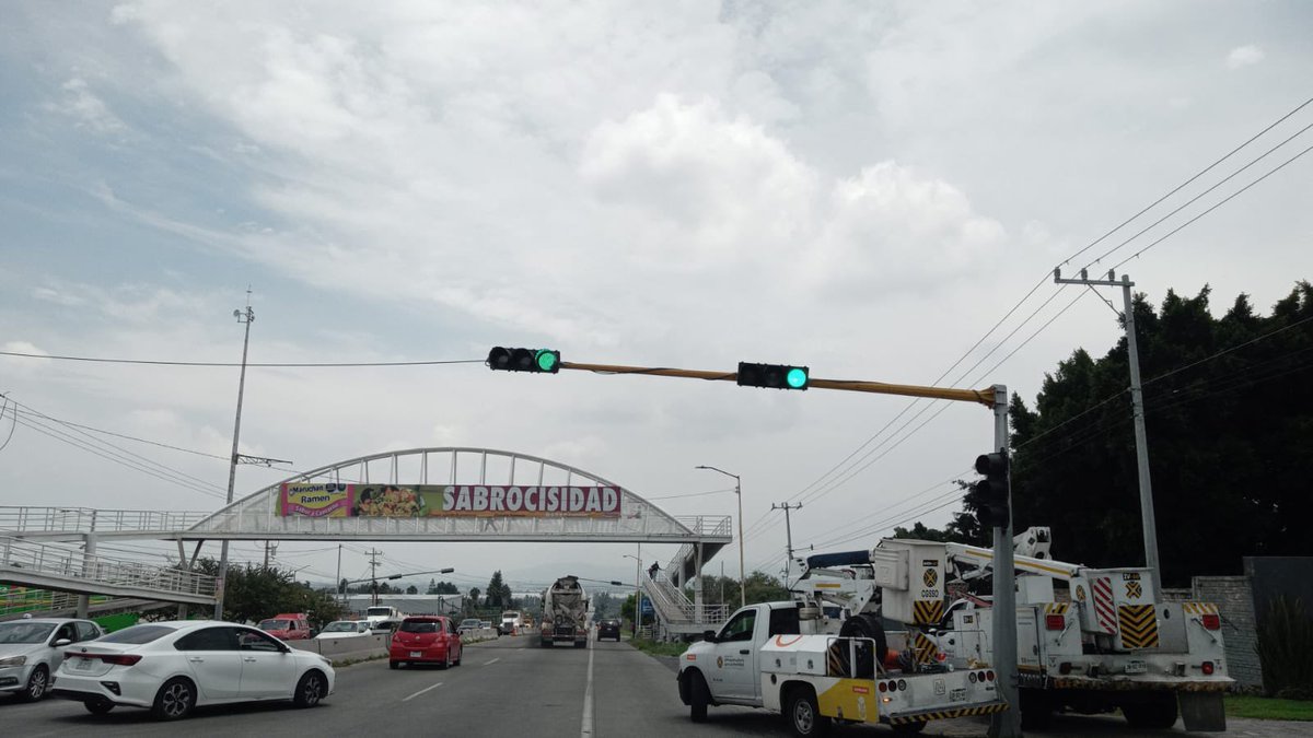 AgenciaAMIM's tweet photo. ¡Reporte atendido! 🛠️🚦
📍Carretera Colotlán y Molinos
Nuestras cuadrillas realizaron trabajos reparación en los cruces reportados; el sistema ya opera de forma correcta y coordinada según la programación establecida.
Gracias por ayudarnos a reportar. 🤝
#AMIM #SemaforosAMG https://t.co/gQTkSggEQB