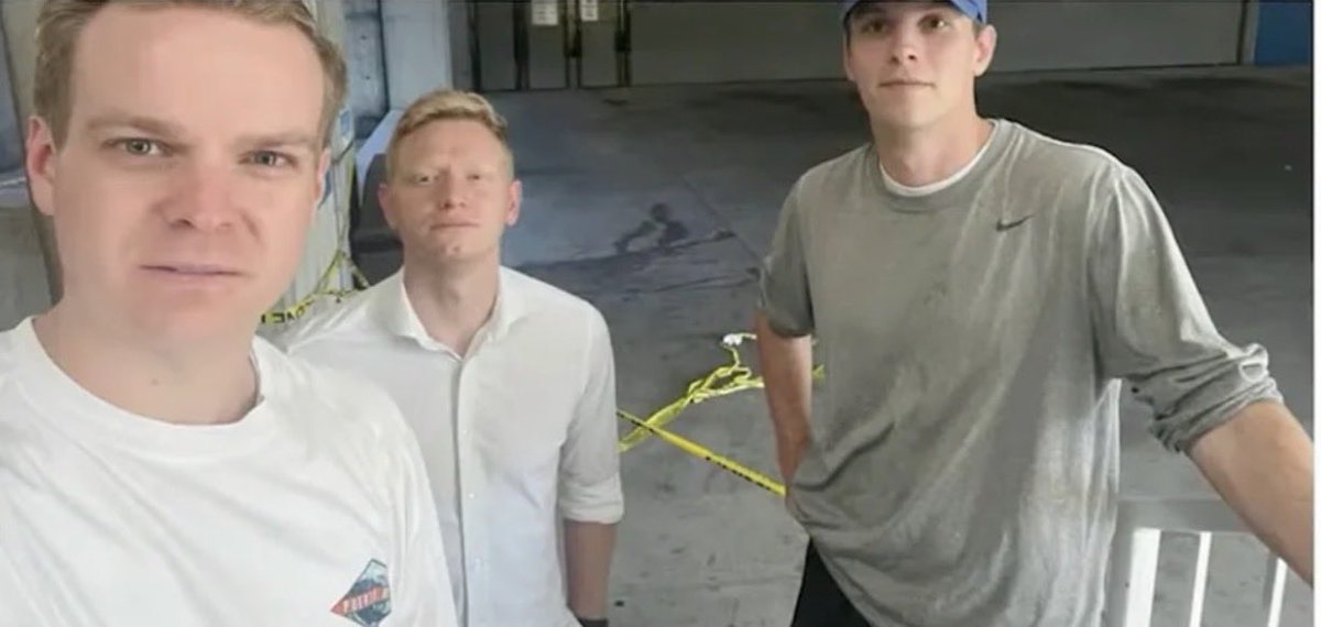 PBI_CarrieQuinn's tweet photo. Ummm, guys… Is this SHANER??? https://t.co/SrYBX75v02