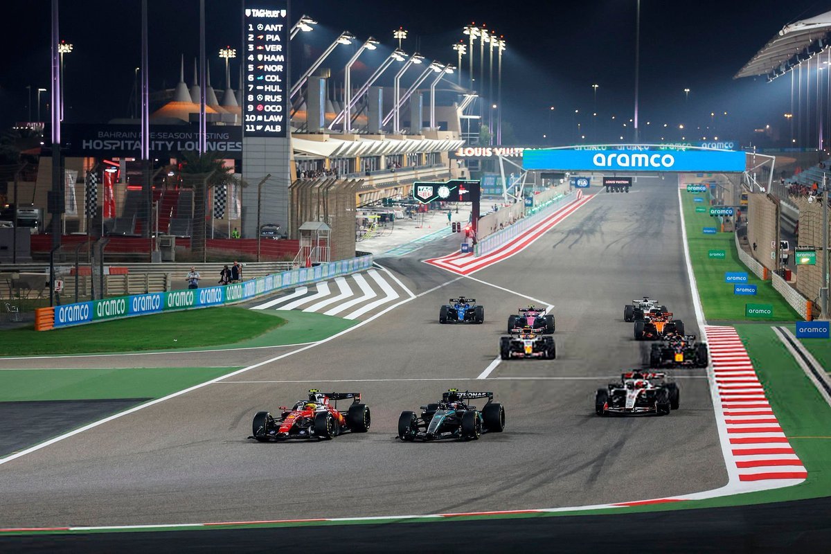 FormulaDirecta's tweet photo. 🚨 ÚLTIMA HORA: La F1 recupera el GP de Baréin, que tendrá lugar el 4 de octubre

👉 Formará un triplete con Bakú (26 SEP) y Singapur (11 OCT).

🇪🇸🇵🇹 Barcelona y Portimao, descartados.

[@PressRacing]

#F1 #BahrainGP https://t.co/lY8RNKaqSX