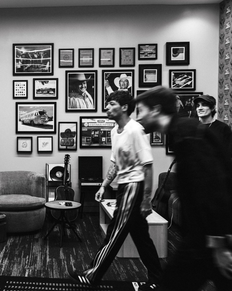 OT5Dailys's tweet photo. Louis Tomlinson shared these pics via IG! https://t.co/TLp5XvYWZM