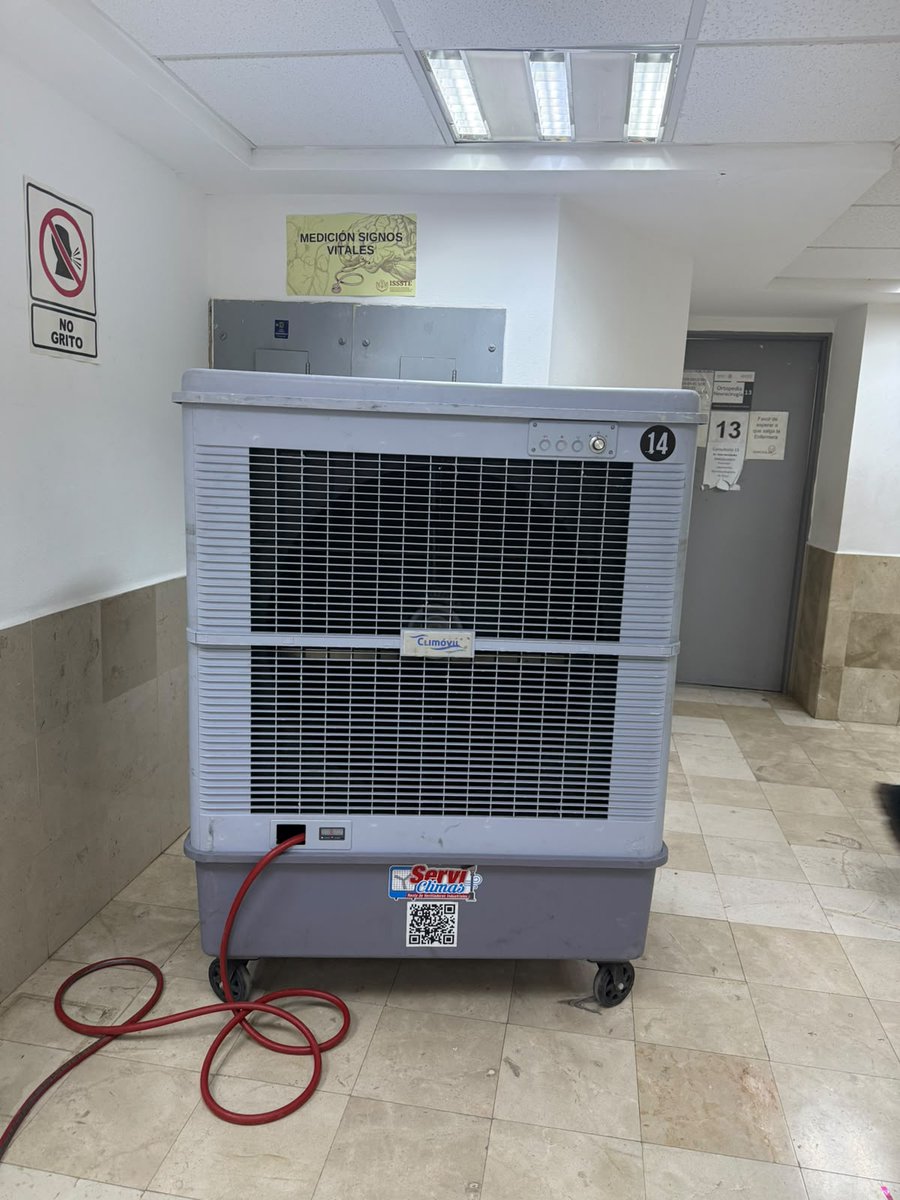 martibatres's tweet photo. Nuevo reporte del Hospital Fernando Ocaranza:

Se instalaron 6 aerocoolers para mejorar el clima en consulta externa. Están ya en funcionamiento.

Continúa revisión de chillers, manejadoras de aire y atención integral del aire acondicionado. 
Vamos a seguir informando cada acción https://t.co/Vi3lUZSxgx