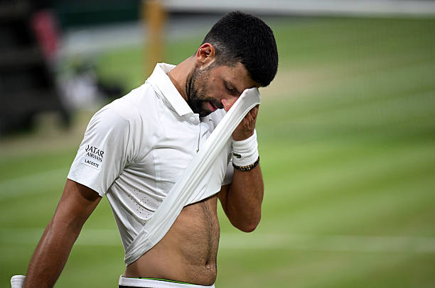christophclarey's tweet photo. In Novak #Djokovic's last 15 matches, only ONE has been a straight-set victory: his 2d round trouncing of Stefanos Tsitipas here at #Wimbledon

Doesn't make it easier on a 39-year-old body
#getty https://t.co/TxNMyPuOGy