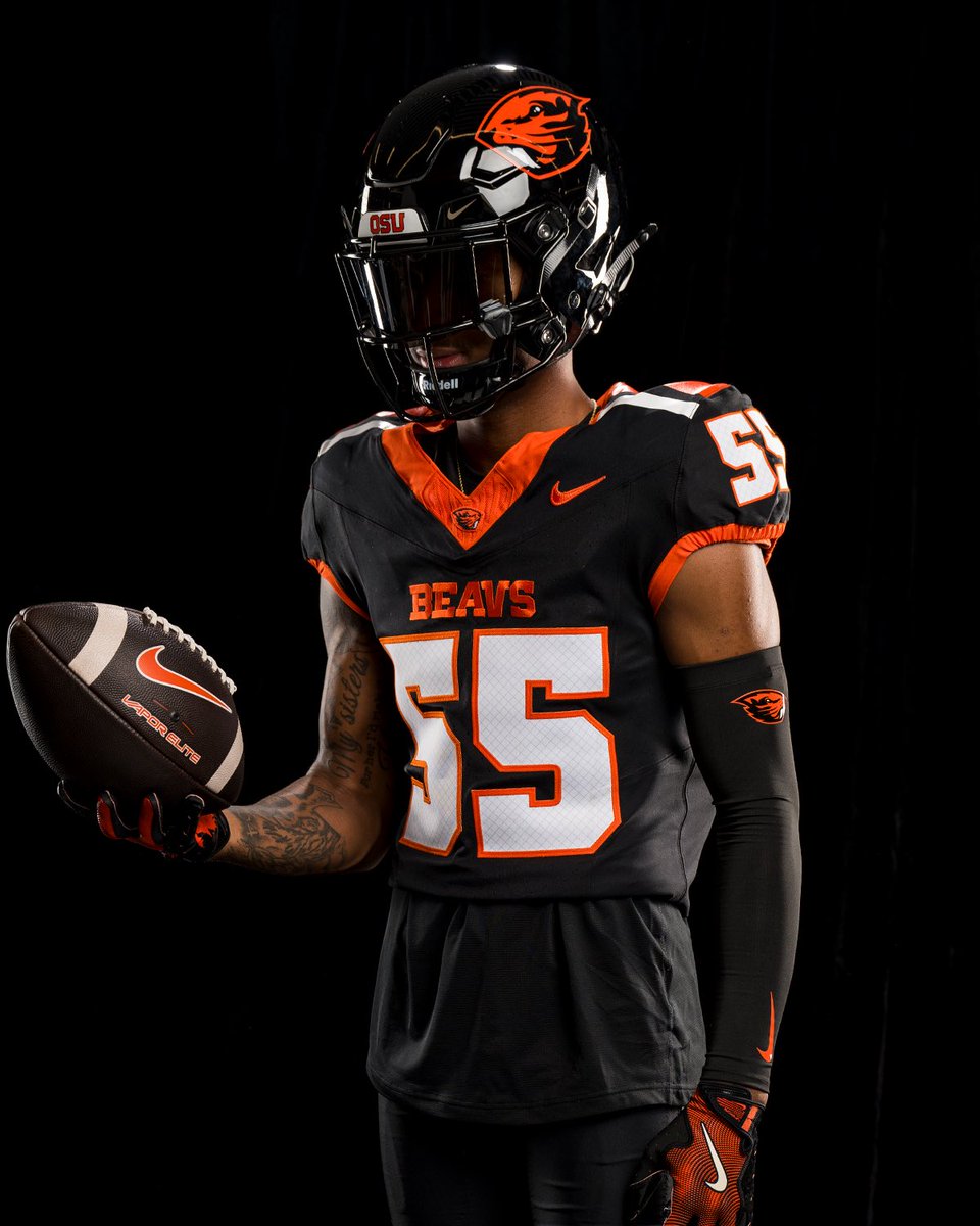 caleb_unger74's tweet photo. Blessed to receive an offer from @BeaverFootball! @EronHodges @CoachB53 @CoachShephard @CoachHerbertDa1 @6Specialk @mrafootball @coach_tko @Coach_GAdams @TomLoy247 @benjaminwolk @samspiegs @MissLou365 @MacCorleone74 https://t.co/SiPR0RJMBT