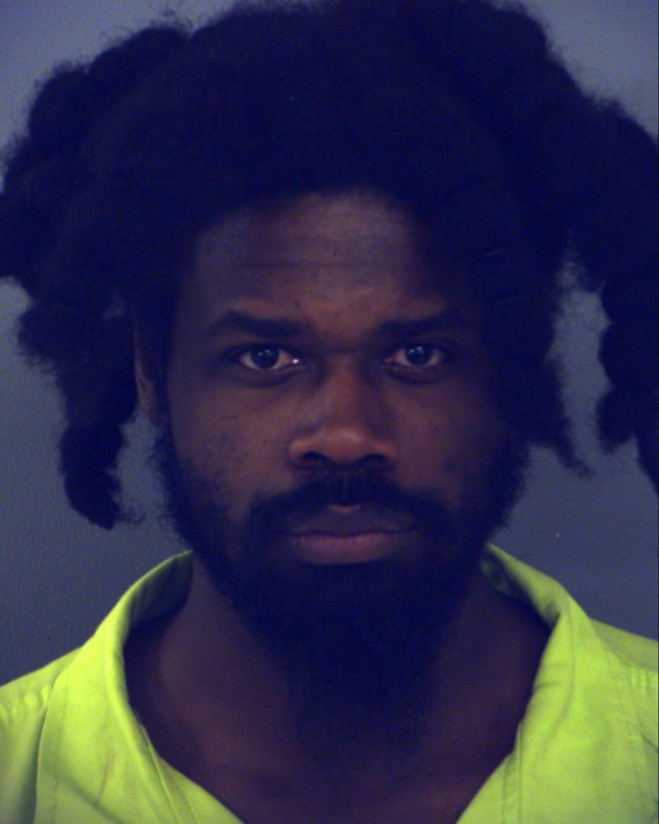 ARCElPasoTV's tweet photo. #CRIME #Uber says it has removed the suspected murderer and #Uberdriver from its #app after he allegedly shot and killed another man over a parking issue at a West #ElPaso #Walgreens while working. https://t.co/zxO1qocS40 https://t.co/WxAQUsQFyb