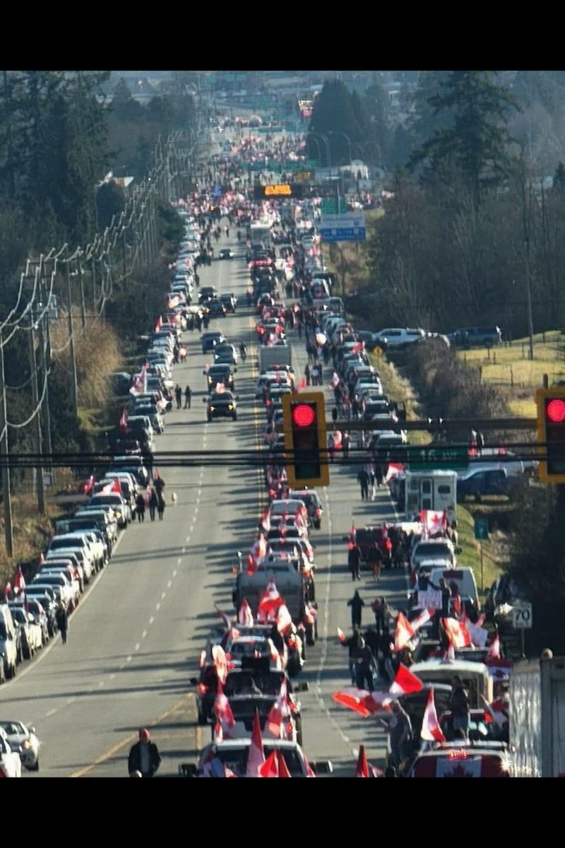 fatboy_freedom's tweet photo. @mark_slapinski Not these Canadians.
Surrey border blockade, weekend before emergency order was enacted. https://t.co/YljSpUAcMZ