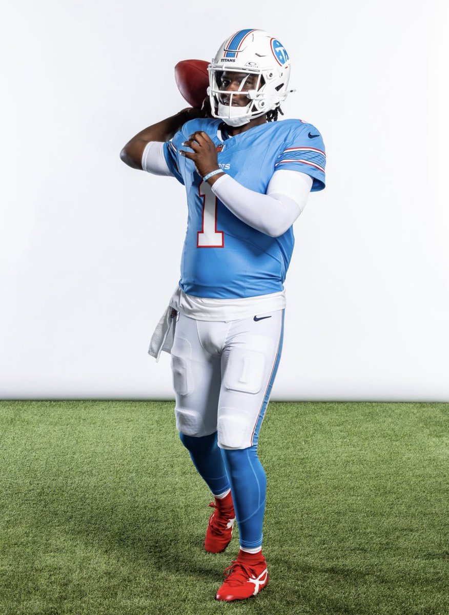 SleeperTitanUp's tweet photo. Year 2 for Cam Ward 🤝

📸: @Titans https://t.co/lkVjPkuzXX