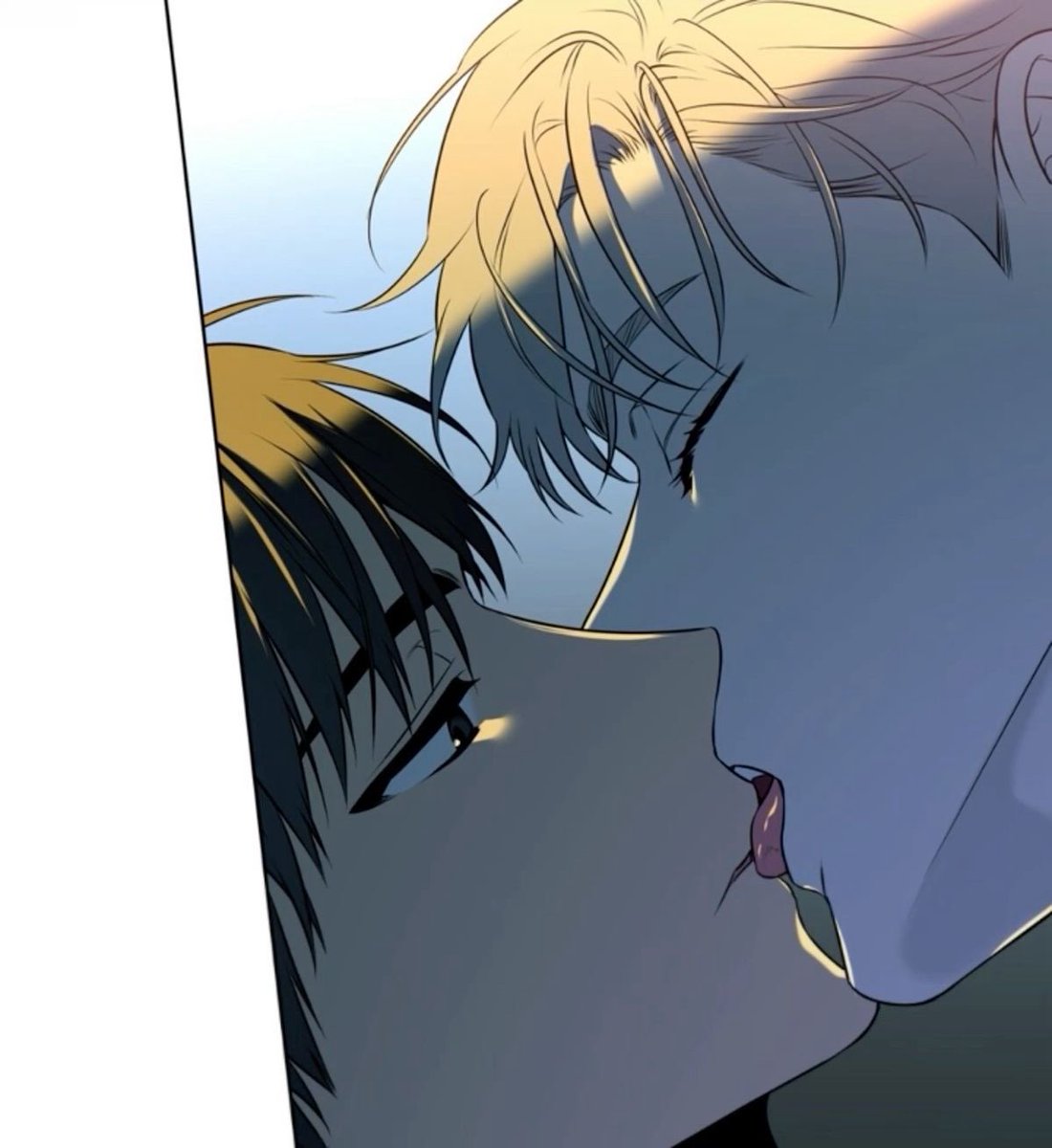 Ilaysprettyhand's tweet photo. Love how Ilay kisses Taeui he is just like a kitten https://t.co/kPoDABeAD4