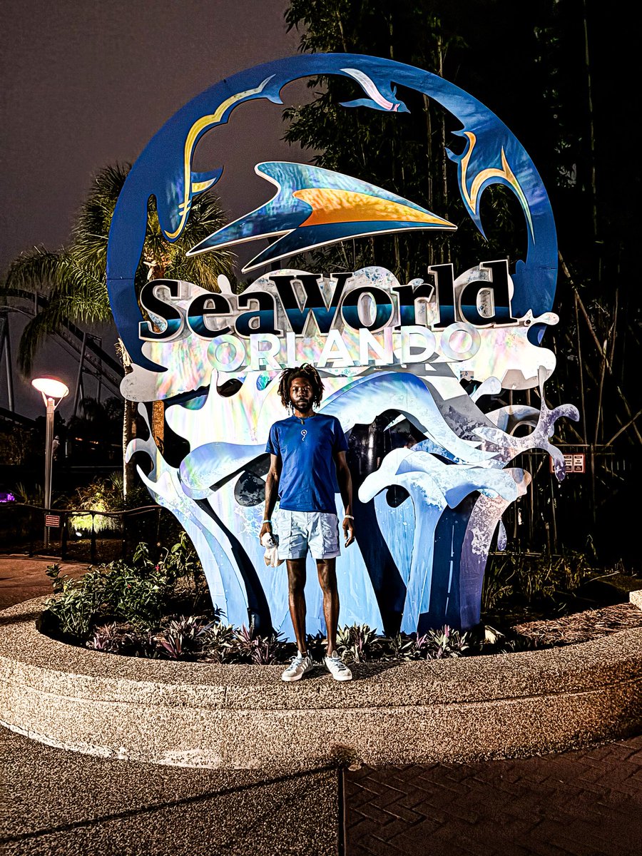 iamLowLifeKj's tweet photo. Still floating on somewhere between Land & Sea.๐๐
___
#SeaWorld #LackOfWorries #LivingInFearlessEfforts #LowLife๐ https://t.co/ytkepxMn4H