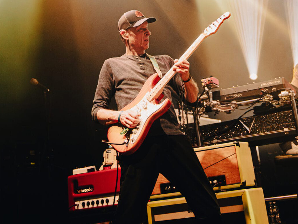 RelixMag's tweet photo. Umphrey’s McGee guitarist Jake Cinninger first joined the group in 2000, three years after the band’s formation. He soon became a core member of the collective both as a key songwriter and guitarist. However, the group has just announced that he will be stepping away on a permanent basis. Earlier this year the group revealed that he would not appear on the band’s 14-stop West Coast run, which began on March 10, due to personal reasons.