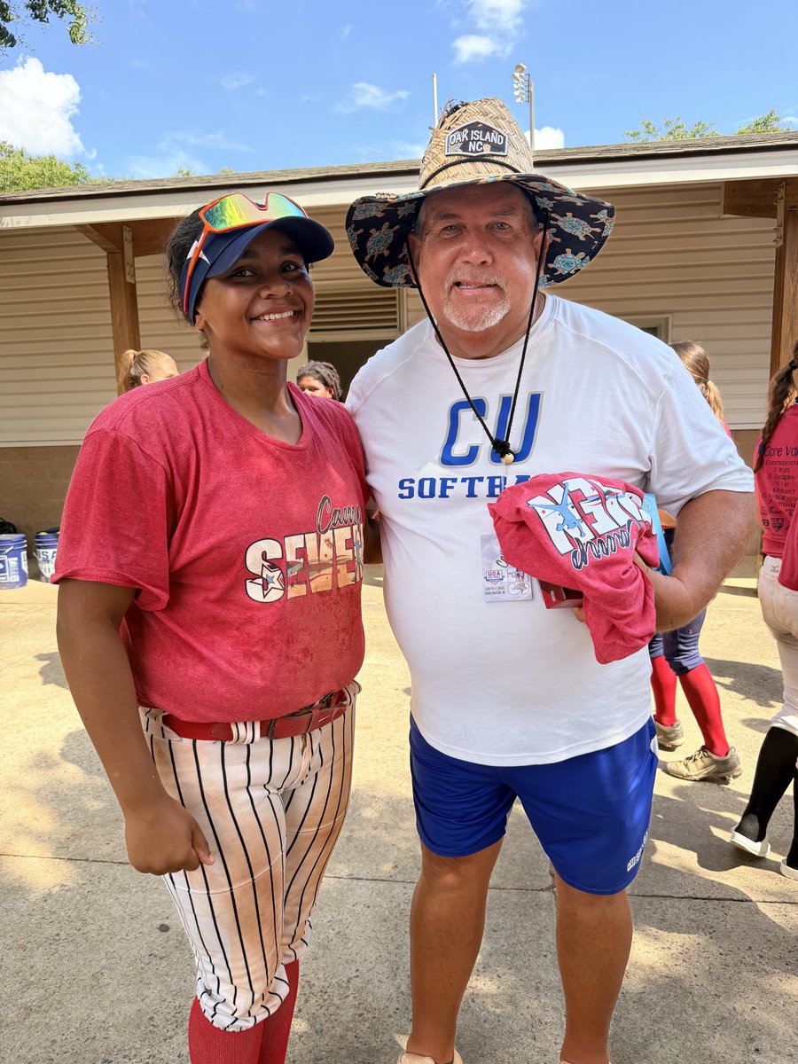HamiltKM's tweet photo. Thanks to all the coaches for a great 2 day camp in Burlington, NC.  I appreciate all the time you put in teaching and encouraging us on the field. It was a great experience and I look forward to next year! #camp7 #usasoftball #usasoftballofthecarolinas #TF7 https://t.co/ftZ4P7sMAe
