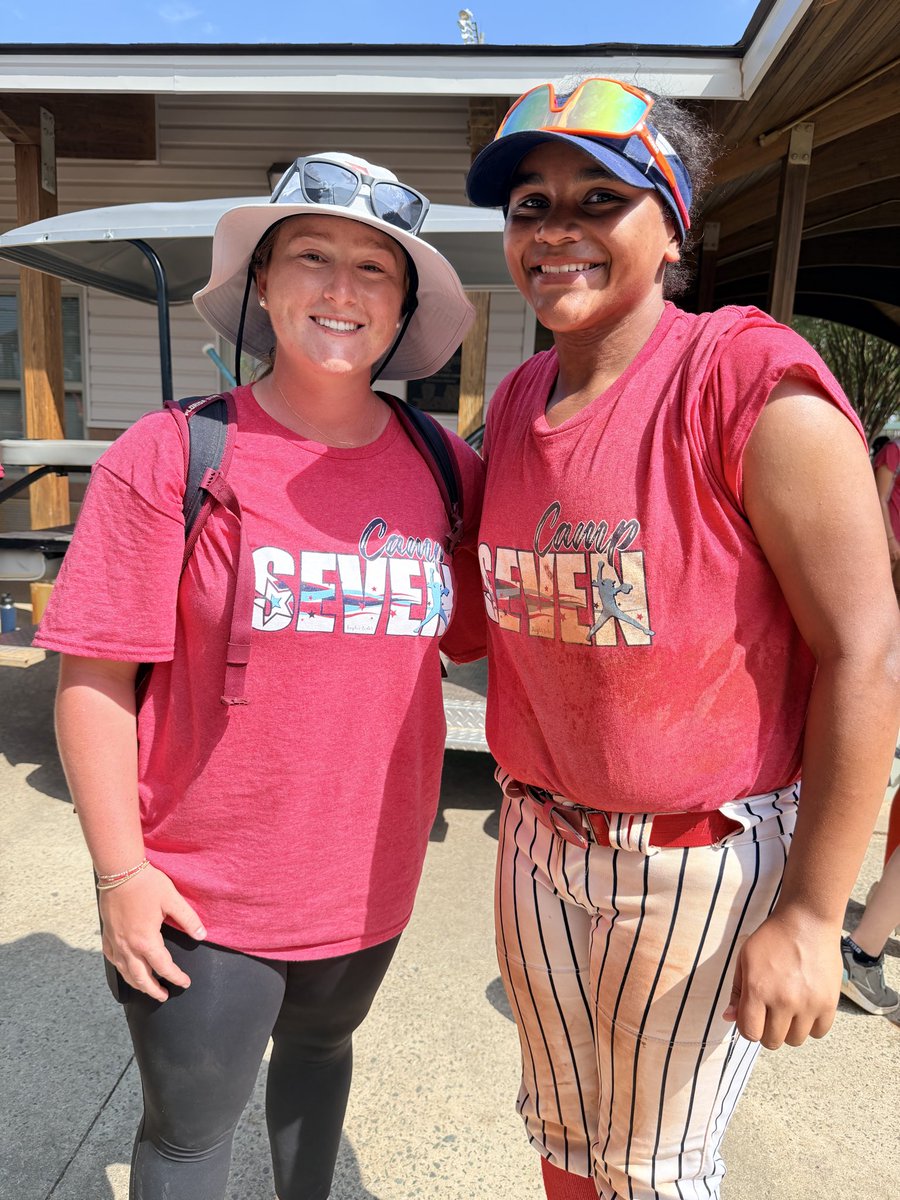 HamiltKM's tweet photo. Thanks to all the coaches for a great 2 day camp in Burlington, NC.  I appreciate all the time you put in teaching and encouraging us on the field. It was a great experience and I look forward to next year! #camp7 #usasoftball #usasoftballofthecarolinas #TF7 https://t.co/ftZ4P7sMAe