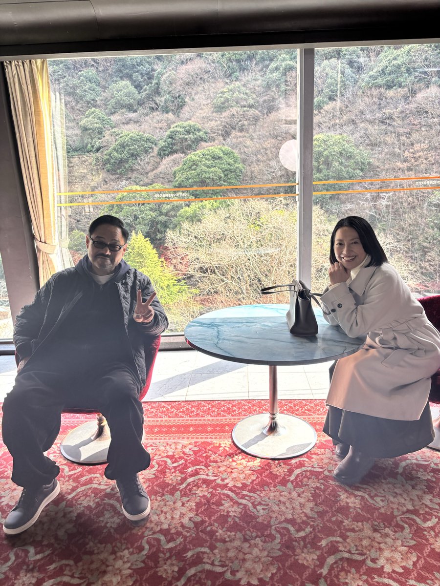 michiba_movie's tweet photo. 𝐨𝐟𝐟 𝐬𝐡𝐨𝐭📸

本日は映画サービスデー！
多くの劇場でお得に映画がご鑑賞いただけます🎥
お近くの劇場はこちらから👇
https://t.co/9ufHGqkylb

”五友”の映画撮影時のオフショットを🎁
この4人の関係とは？
なぜ”五友”なのか？
ぜひ劇場で確かめてください！ https://t.co/BJzKM7oeCr